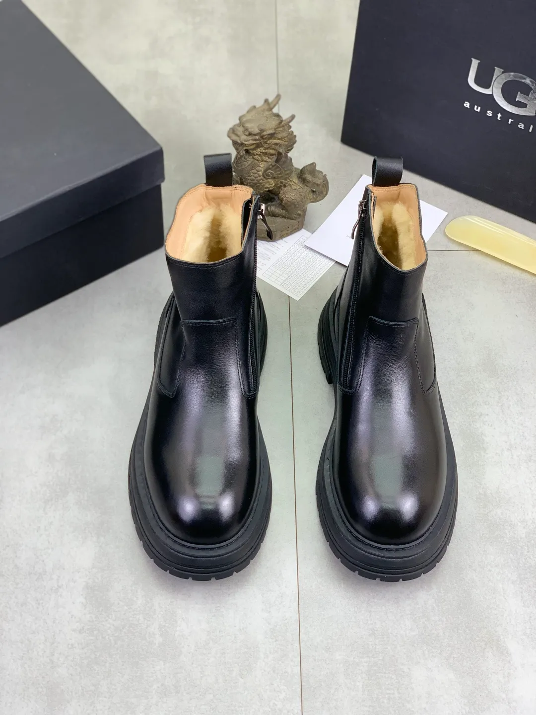 Men's men's shoes 💰P660 New arrival 🆕🆕🆕 IUGGI Men's British retro Martin boots Winter new men's outdoor hiking boots First layer of cowhide on the outside and wool on the inside Comfortable and warm Rubber sole sole Non-slip and firm Trendy and fashionable Casual and versatile Size: 38-44 (45 customized) Color: three colors